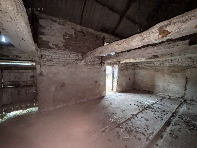 Plouay en campagne ensemble immobilier composé d' une maison de 45m² habitable, une grange de 33 m², un bâtiment en pierre de 91 - photo 10
