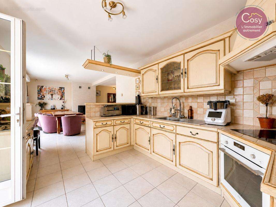 À découvrir sans tarder ! Belle maison familiale de 148 m2 s - photo 2