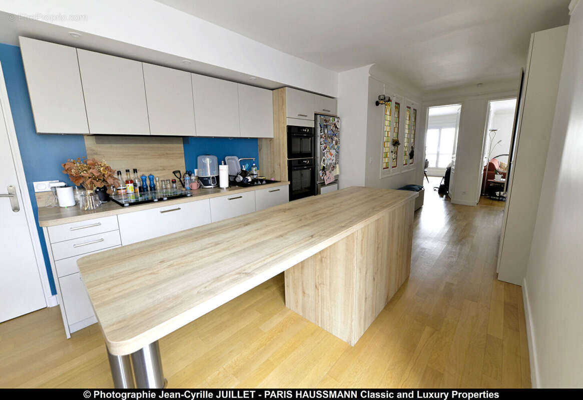 Appartement à PARIS-17E