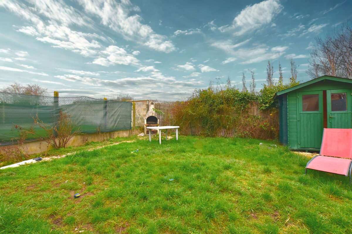 Maison à LES ESSARTS-LE-ROI