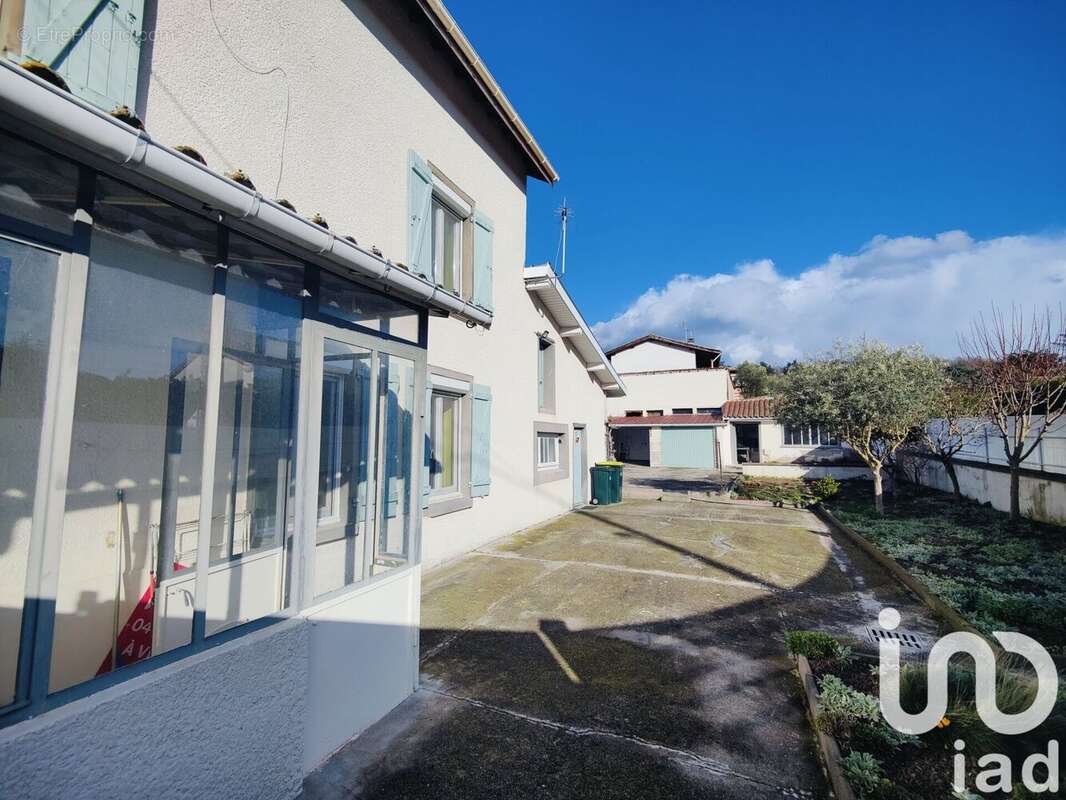 Photo 2 - Maison à SAINT-CLAIR-DU-RHONE