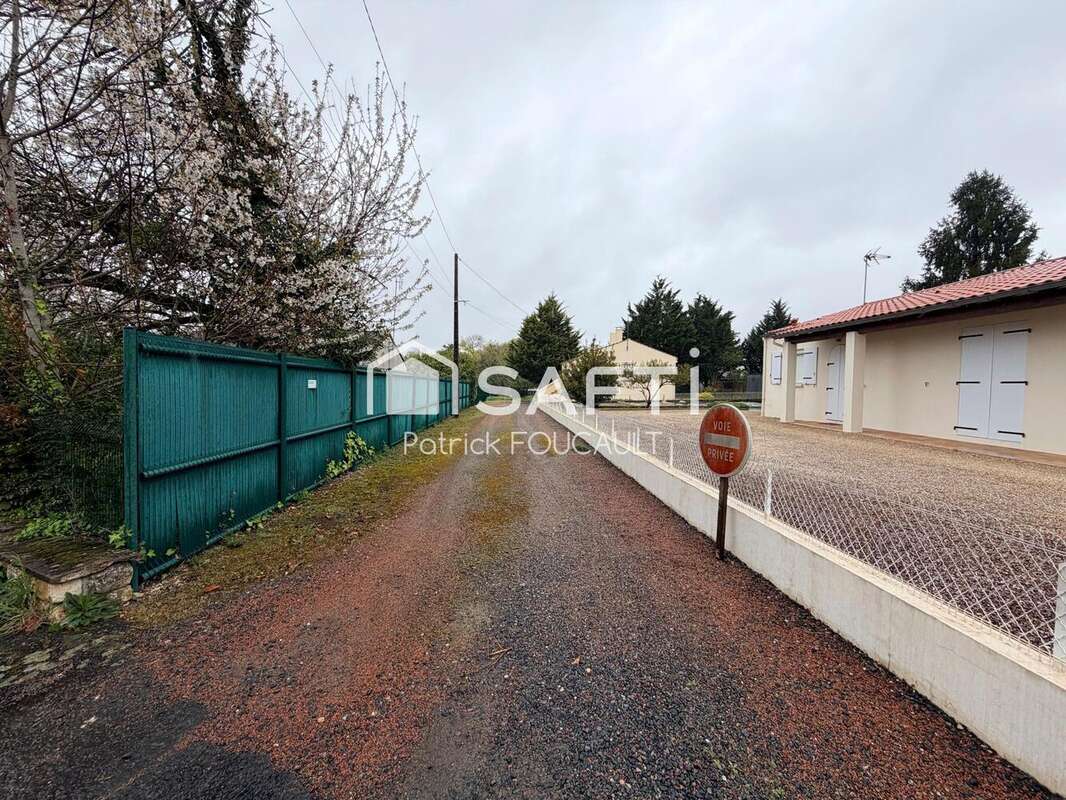 Photo 2 - Terrain à FONTENAY-LE-COMTE