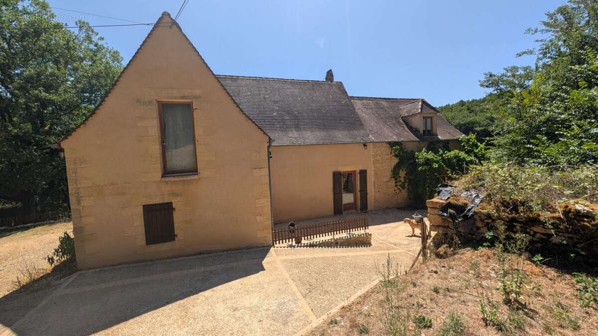 Maison en pierre proche du Bugue de 155 m2 - photo 2