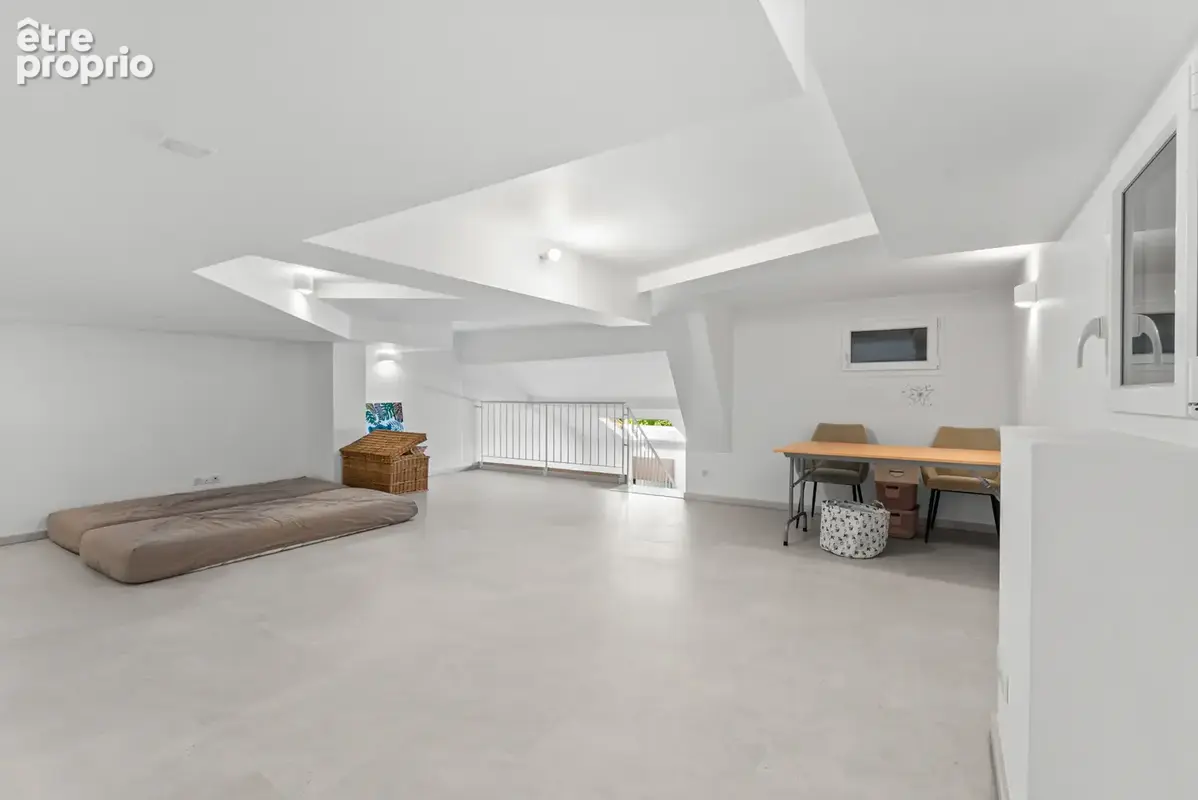 La Ravoire centre - Ancienne ferme entièrement rénové de 362m2 - terrain 1736m2 - Piscine chauffée - photo 26