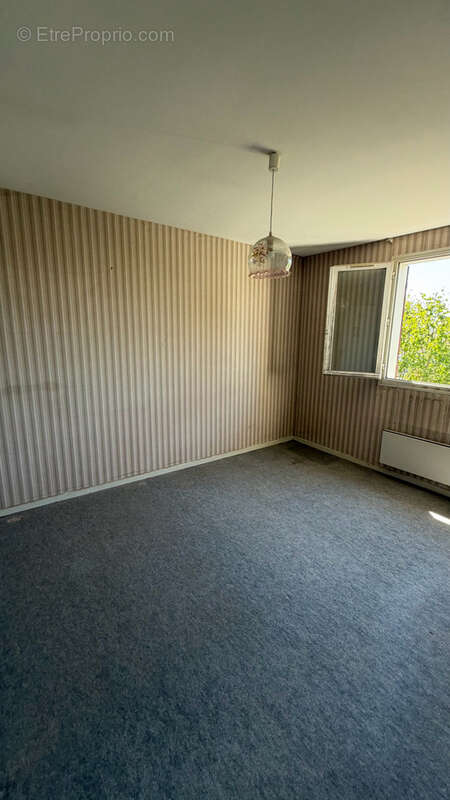 Maison, à rénover. 102 m2 habitables. Quatre chambres - photo 9