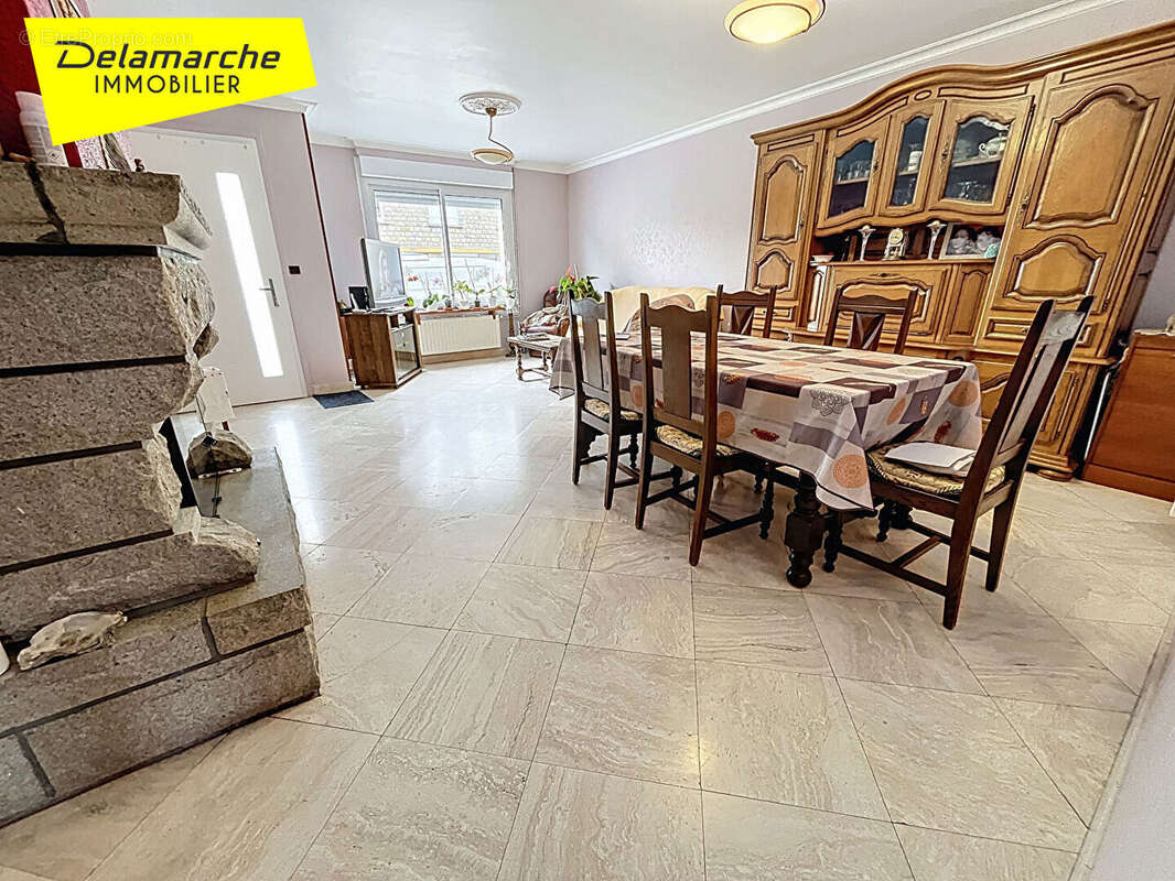 Maison à SAINT-HILAIRE-DU-HARCOUET