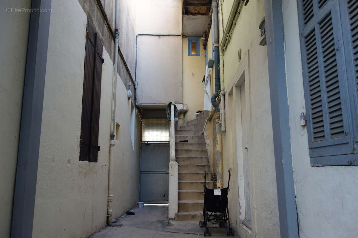 Appartement à MARSEILLE-3E