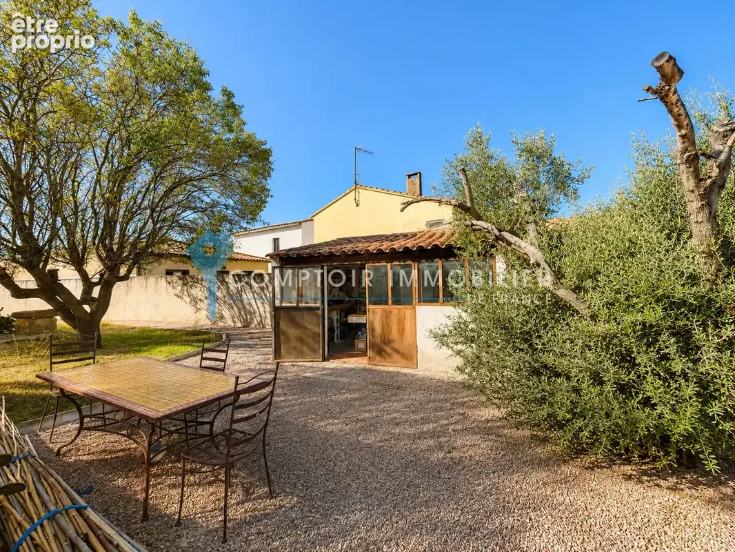 En exclusivité Vergèze, Villa de PP 130m2 sur 1000 m2 de terrain avec piscine et 4 chambres piscine et grand a - photo 4