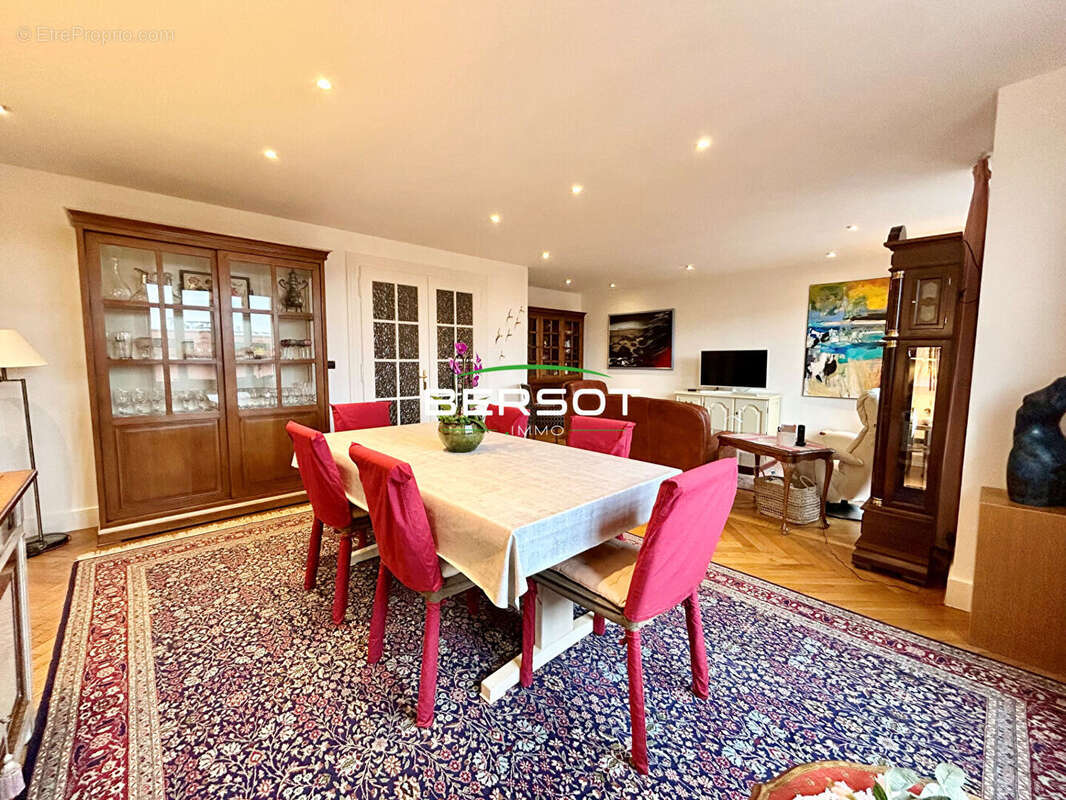 Appartement  4 pièces 149.23 m2 à deux pas de l'embarcadère et des Thermes - photo 4