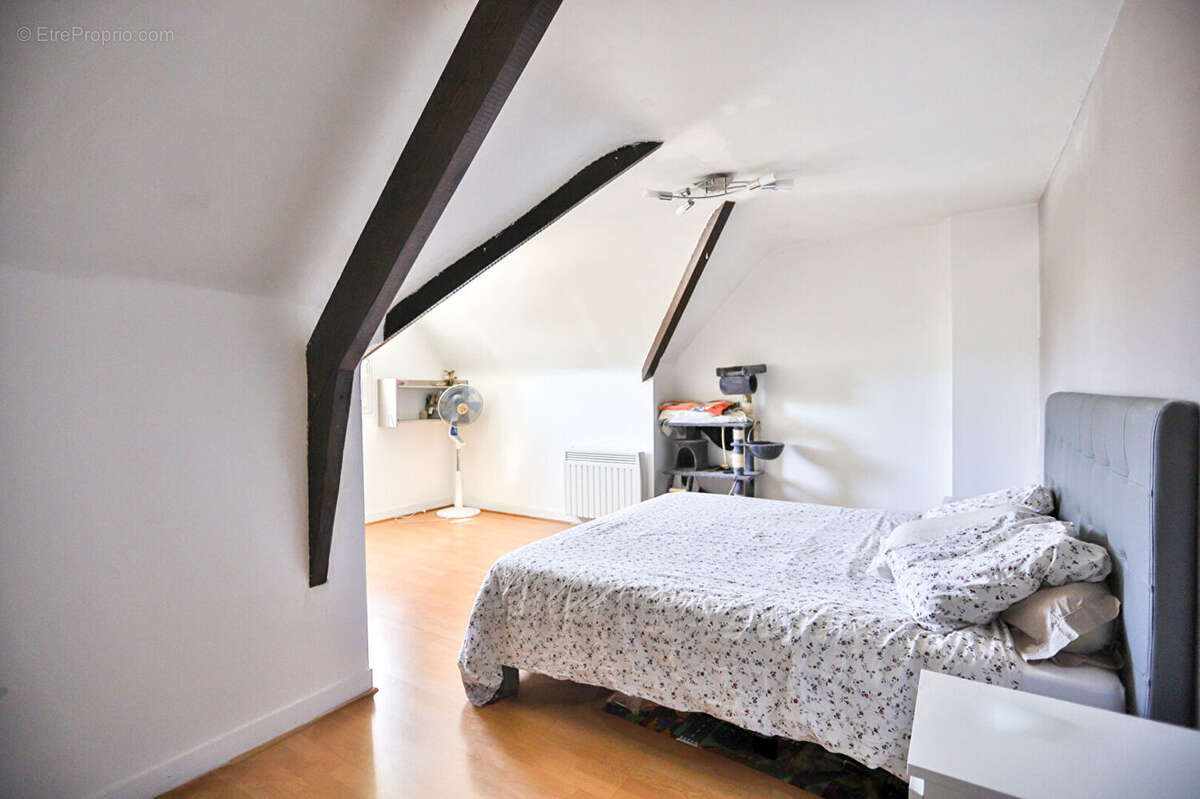 Maison à NEAUPHLE-LE-CHATEAU