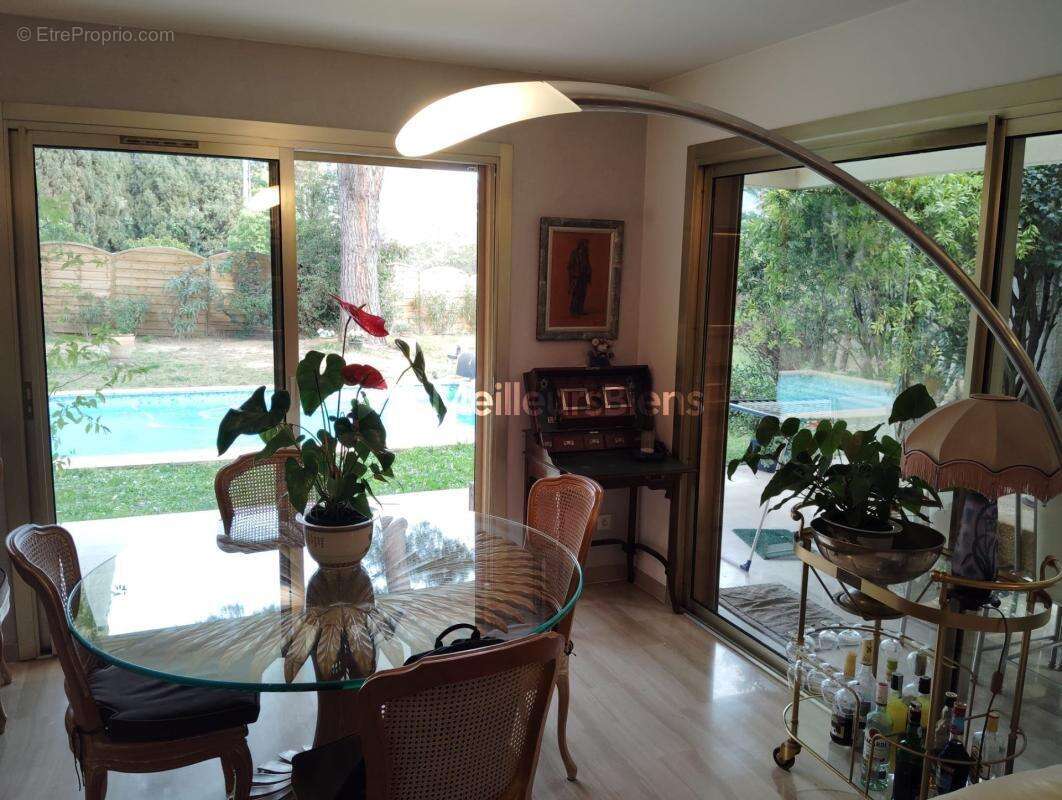 Appartement à LE CANNET