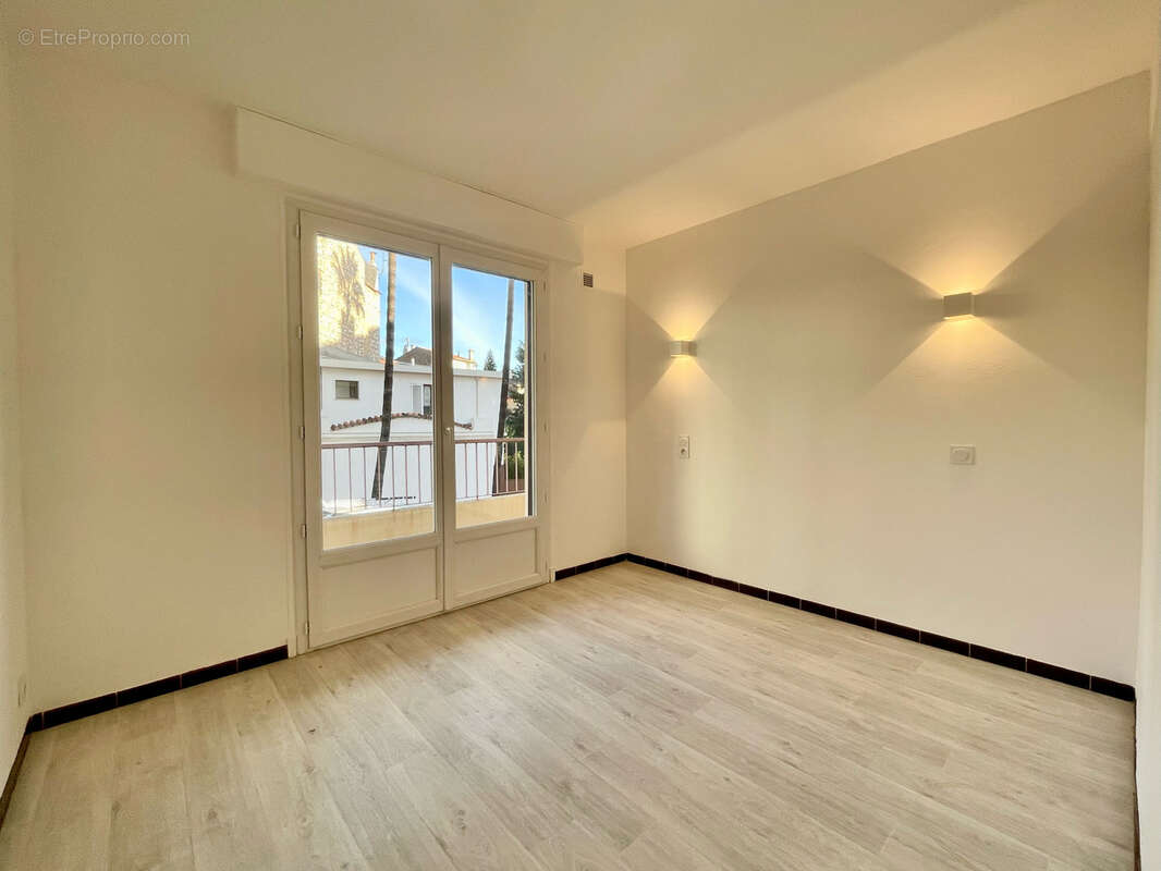 Appartement à LE CANNET