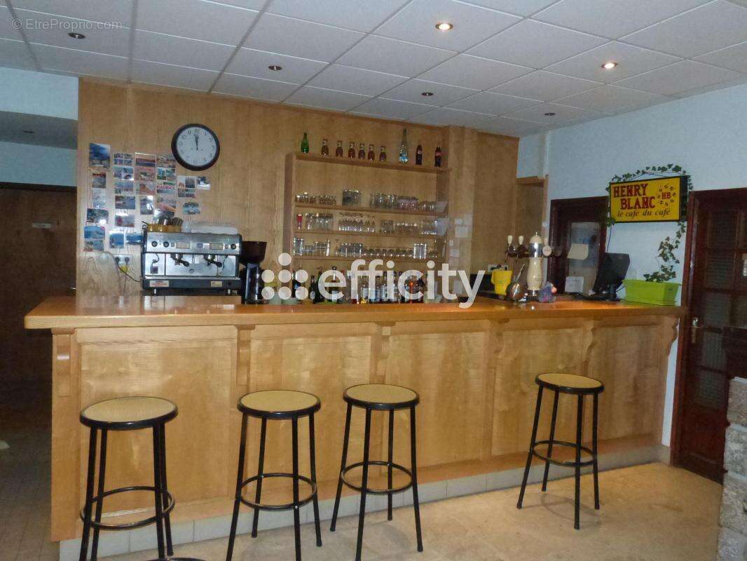 Commerce à LES MONTS-VERTS