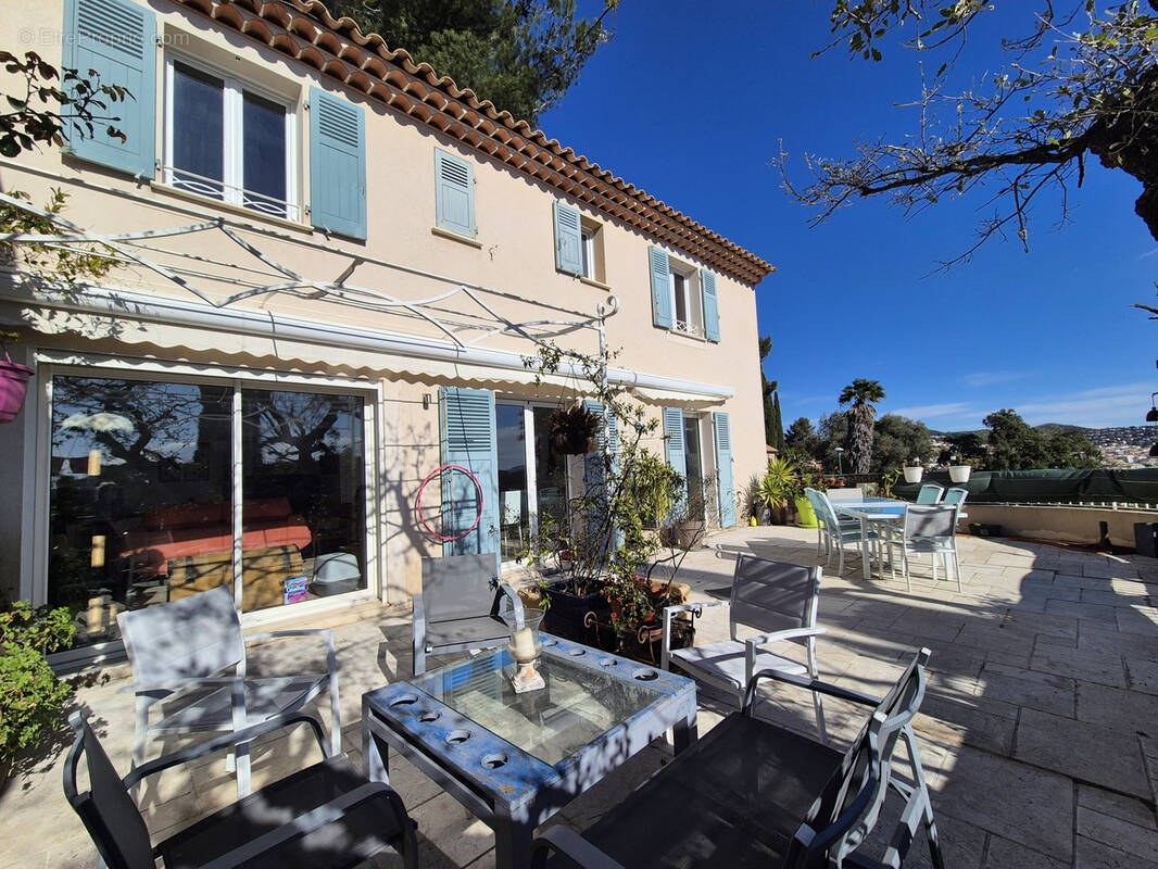 Appartement à HYERES