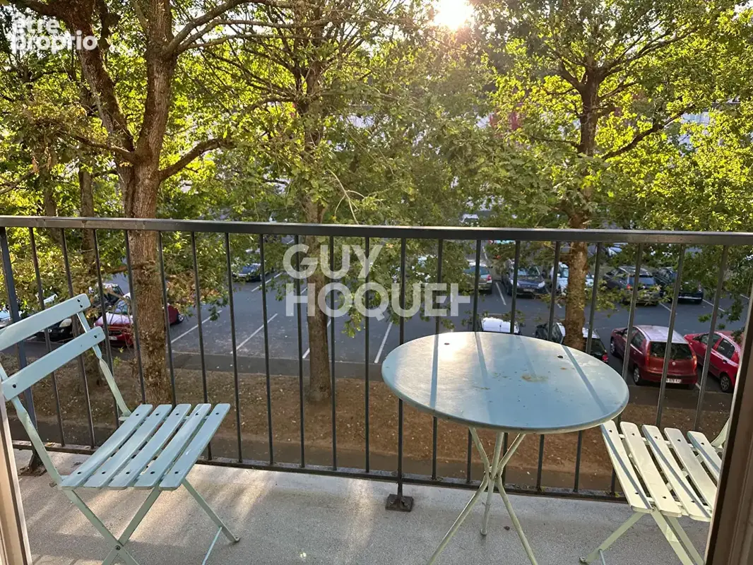 Bel appartement T4 rénové avec grand balcon et vue sur la verdure - photo 2