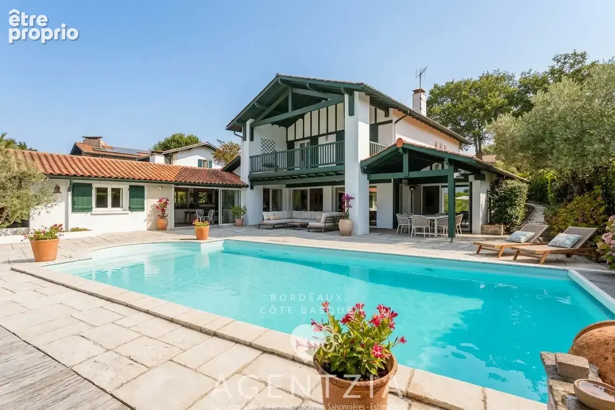 Villa de standing 5 chambres piscine golf de bassussarry - photo 3