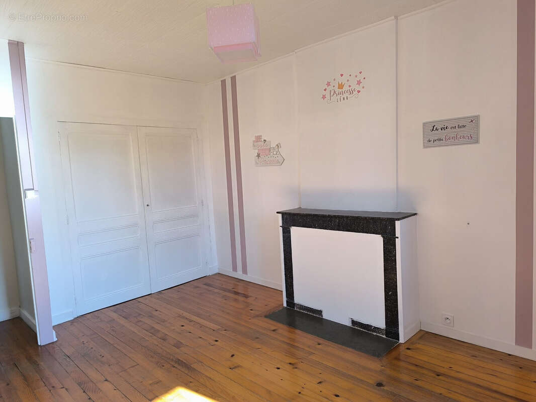 Maison 98 m² à Saint-Jean-Le-Vieux  - photo 4