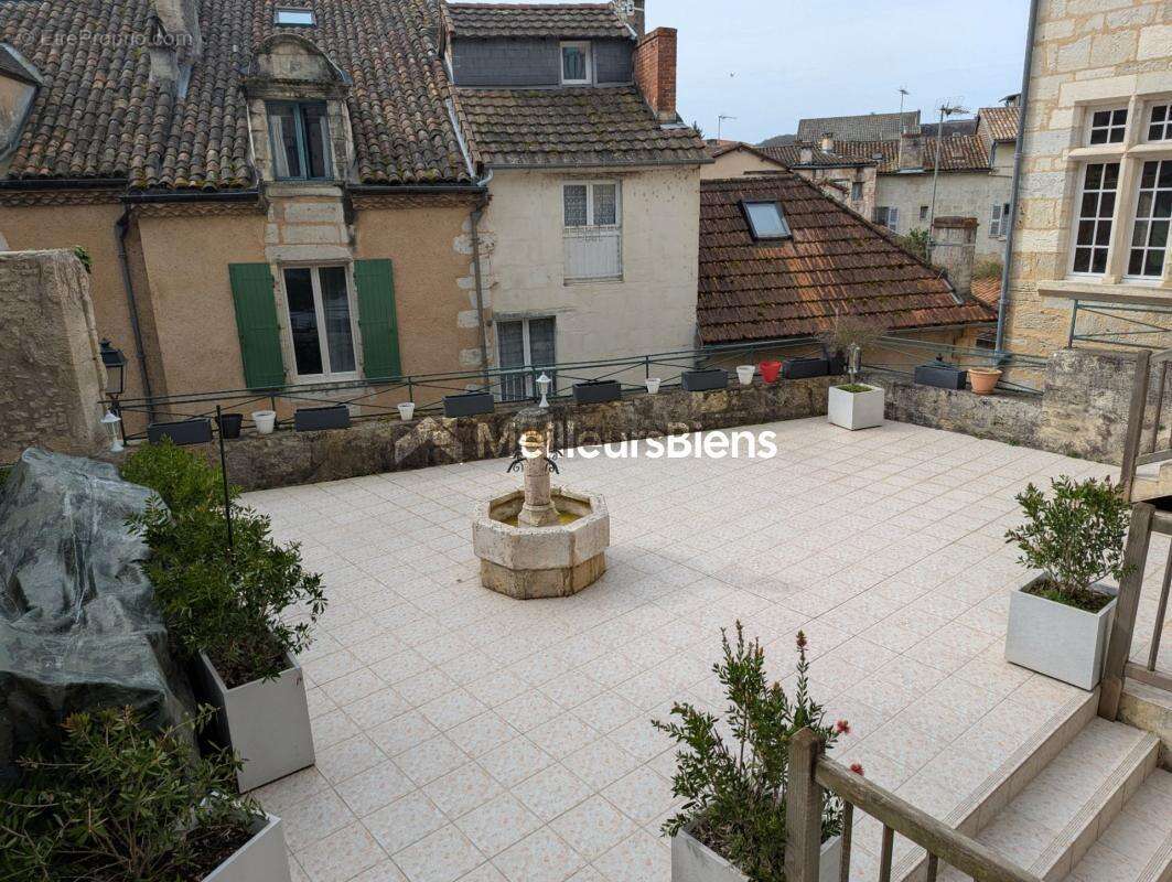 Commerce à PERIGUEUX