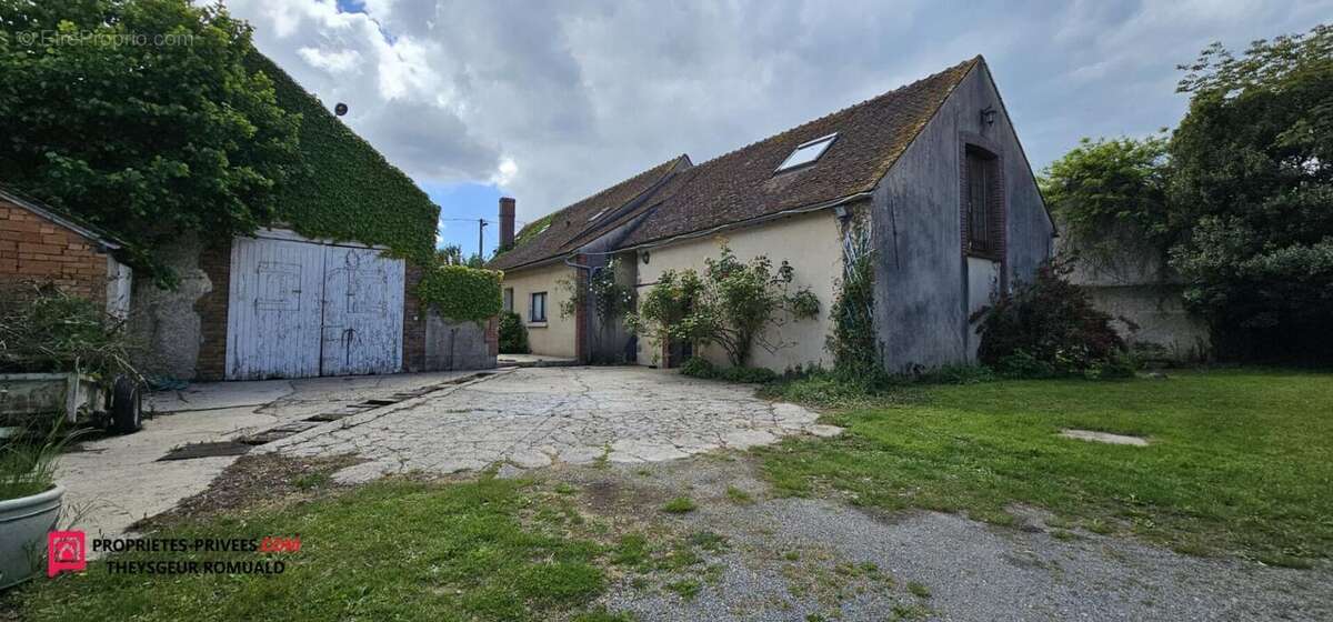 Maison à EGREVILLE