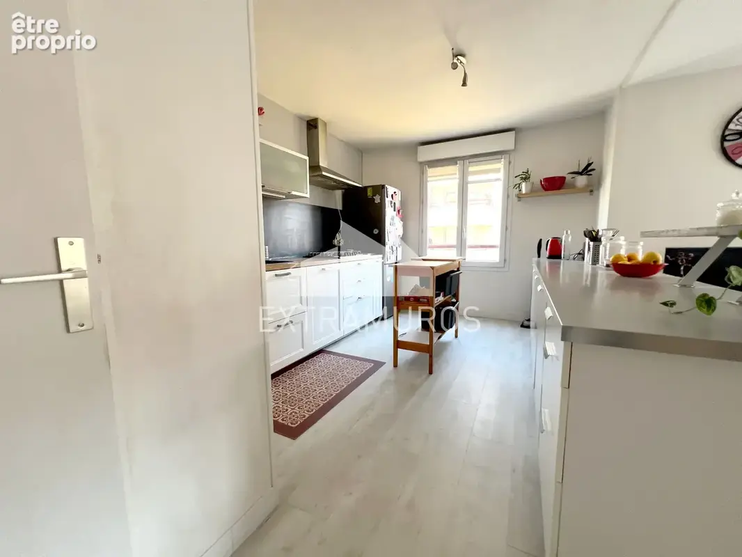 A vendre en exclusivité Lyon 9  Vaise appartement lumineux de 114 m2 avec  4 chambres et balcon. - photo 4