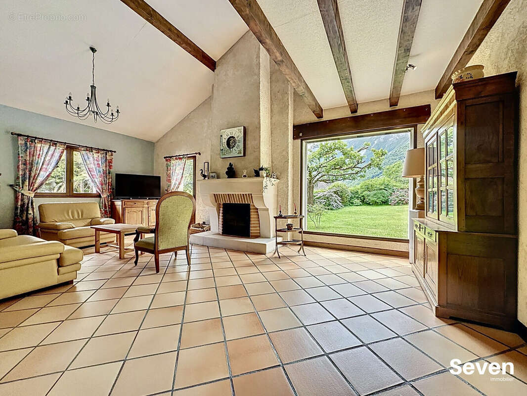 Maison 158 m² à Saint-Paul-De-Varces  - photo 8
