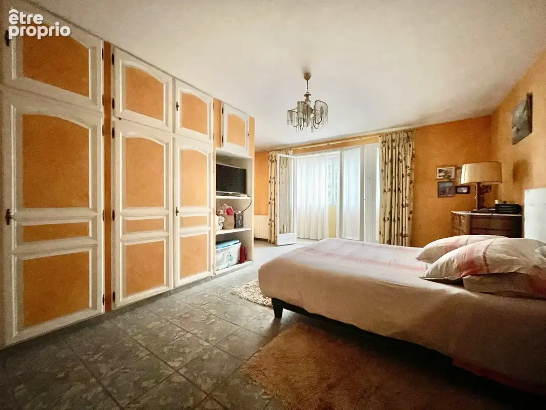 Maison 10 pièces 238 m² à vendre à Neuilly-Plaisance (93360) - photo 4