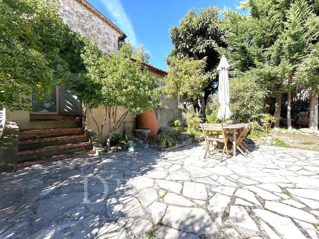 Maison à LE ROURET