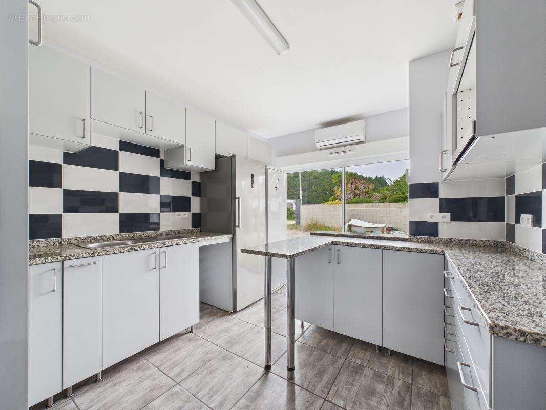 Maison à SAINT-YZAN-DE-SOUDIAC