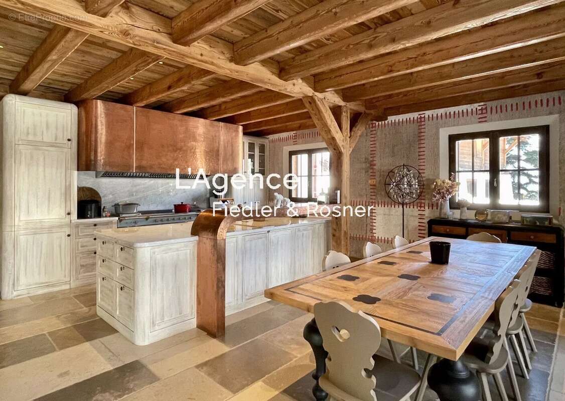 Maison à DEMI-QUARTIER