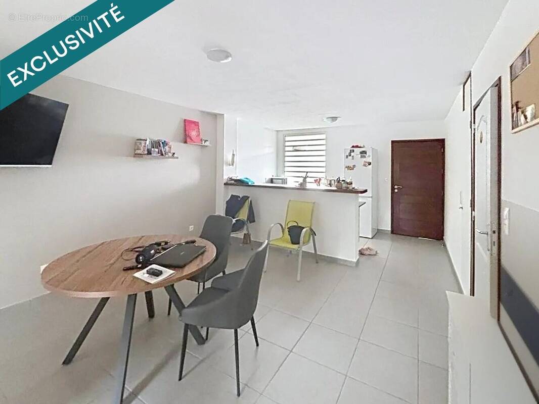 Photo 1 - Appartement à REMIRE-MONTJOLY