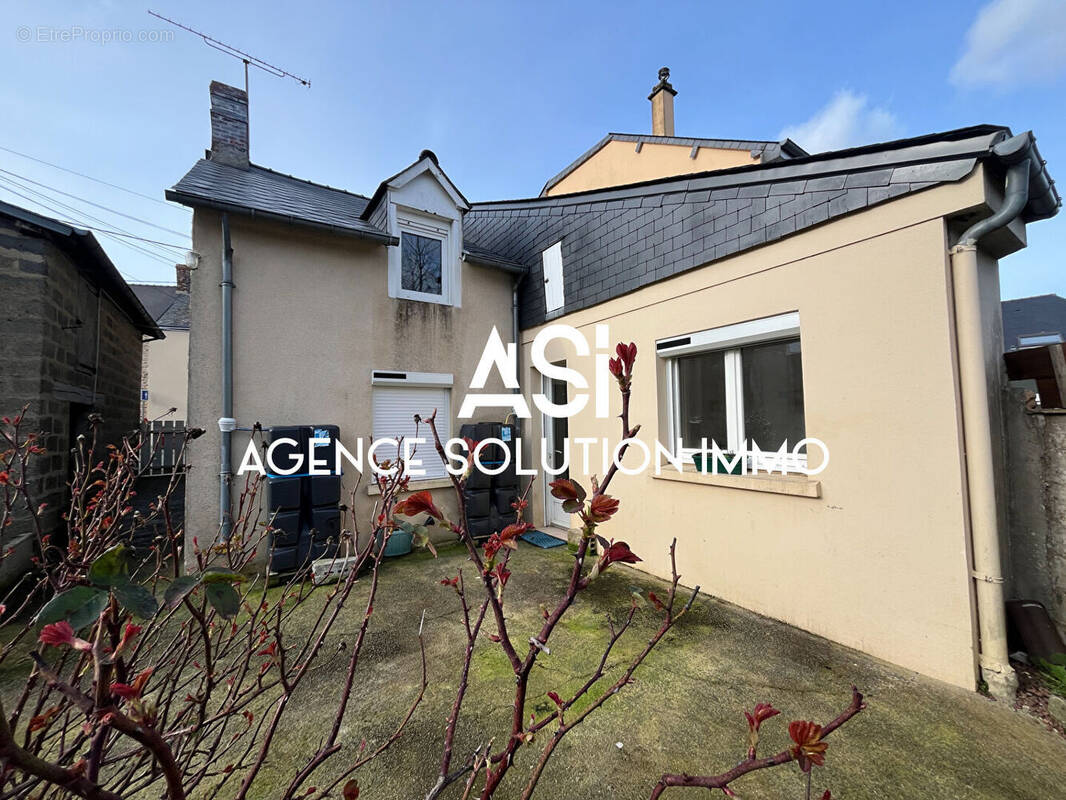 Maison à VILLAINES-LA-JUHEL