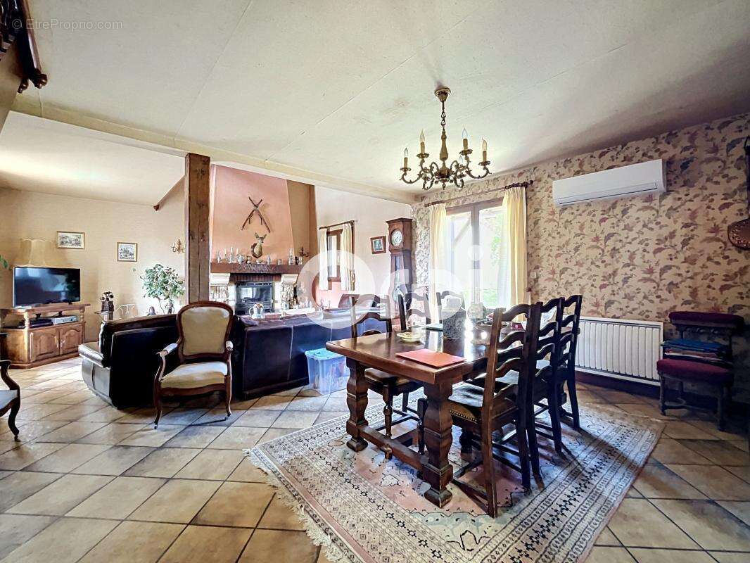 Maison à COSNAC