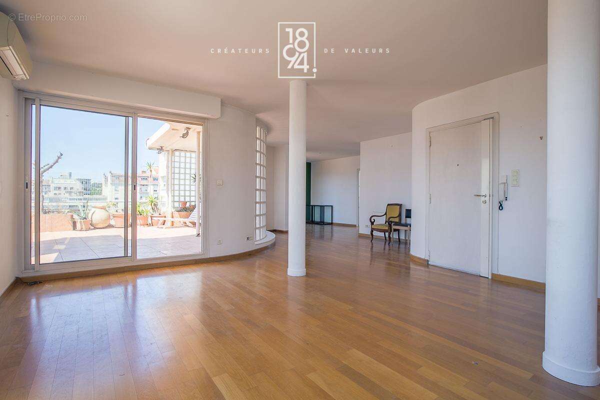 Appartement T3 à vendre Marseille 8e (13008)  100 m²  Toit Terrasse Dernier étage Carré d'Or - photo 13
