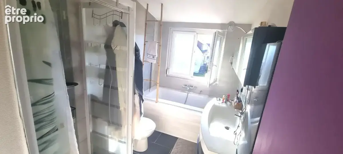 Maison mitoyenne avec beau potentiel extérieur - photo 5