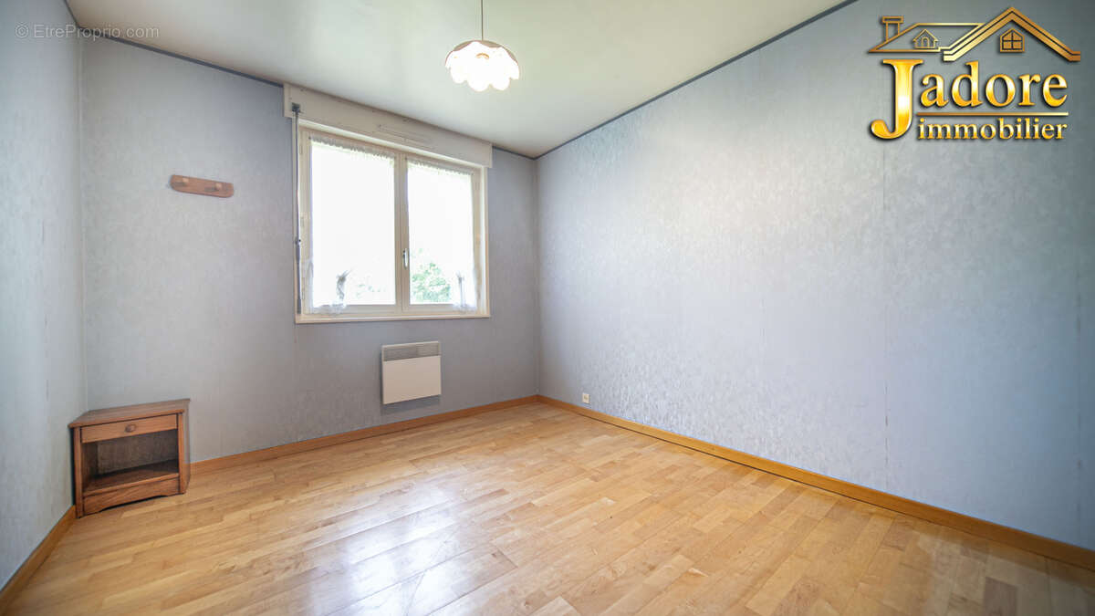 *** trop tard ** maison de village beau volume - photo 9