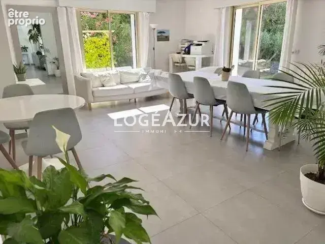 Vente villa 5 chambres antibes - piscine - salle de jeux - parking - photo 10