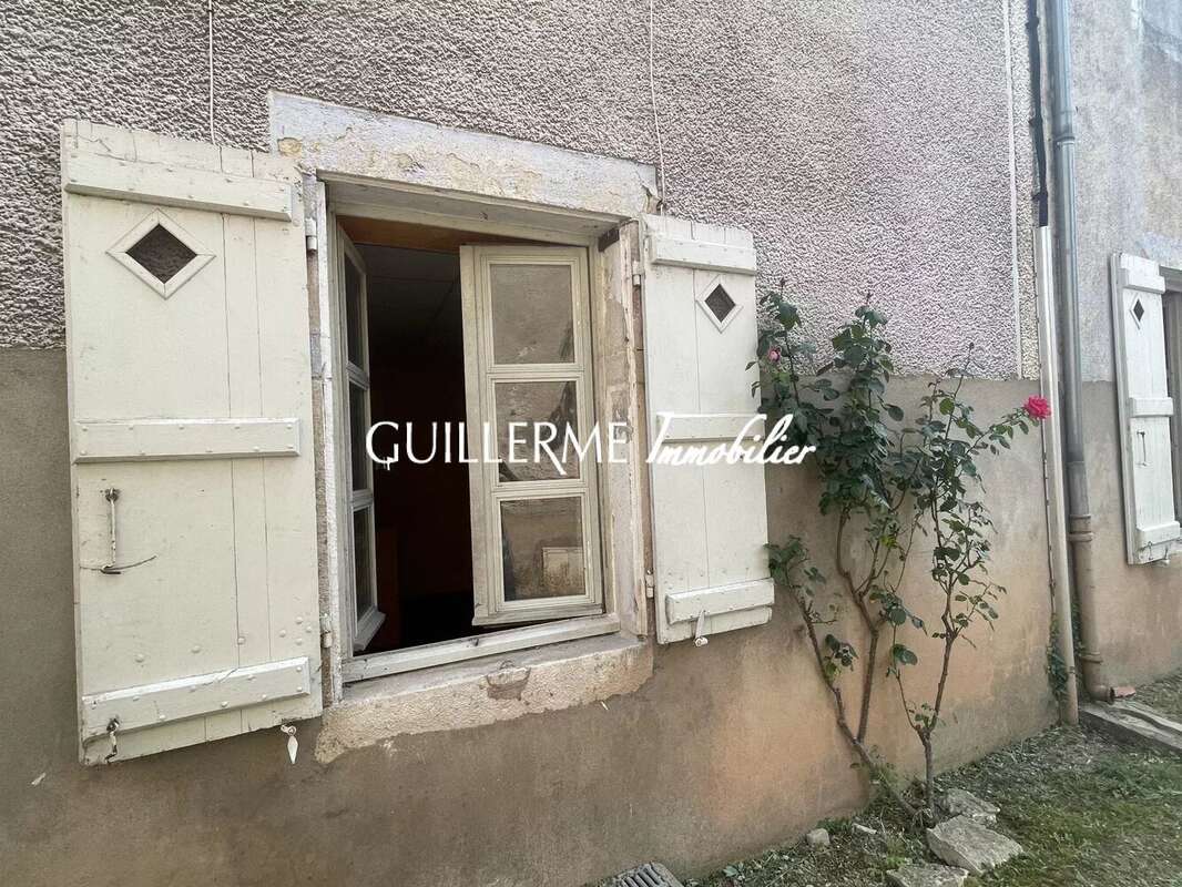 Immeuble en pierre, coeur de village, idéal investisseur - photo 23