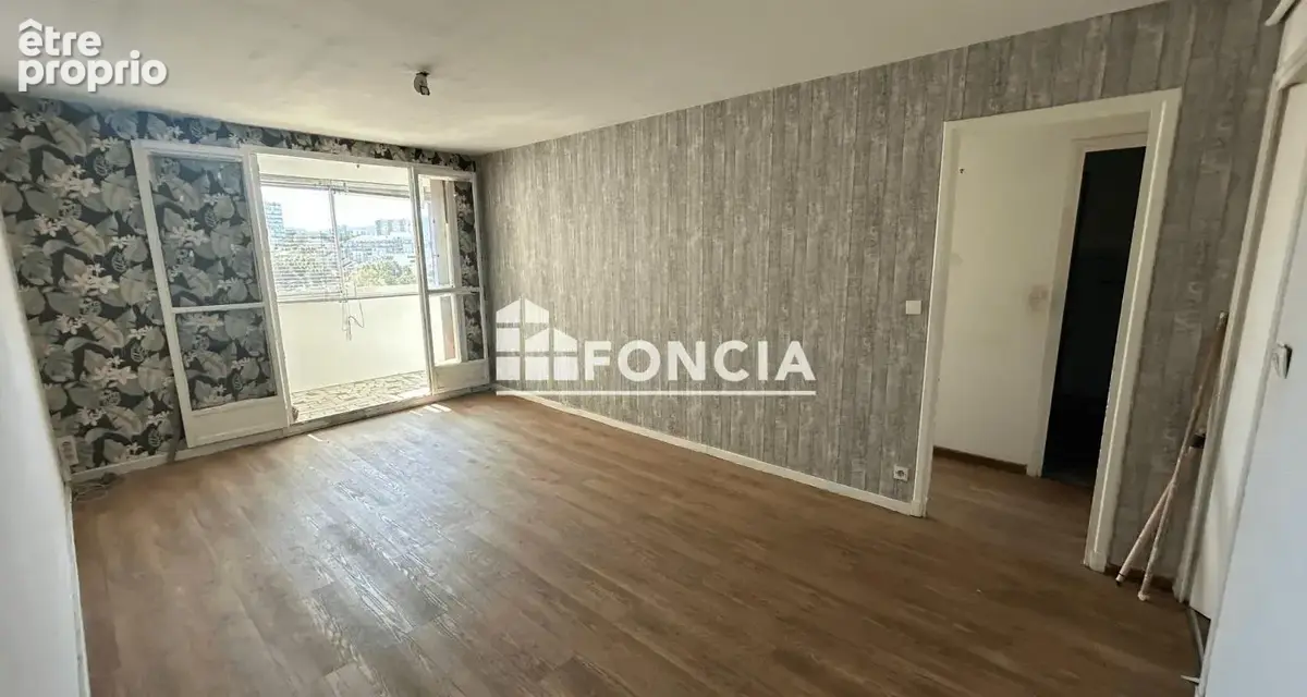 Appartement à MARSEILLE-4E