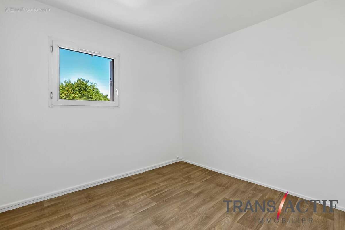 Appartement à COURCOURONNES