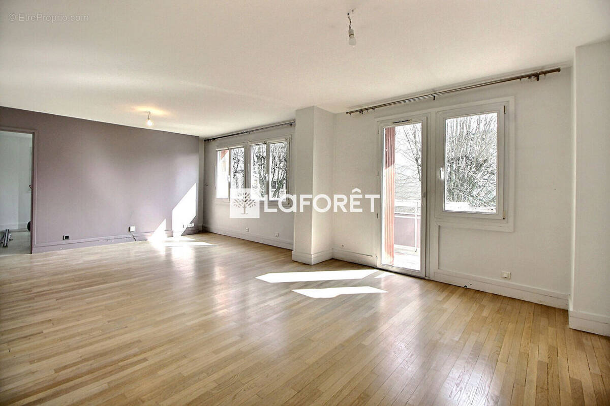 Appartement à SURESNES
