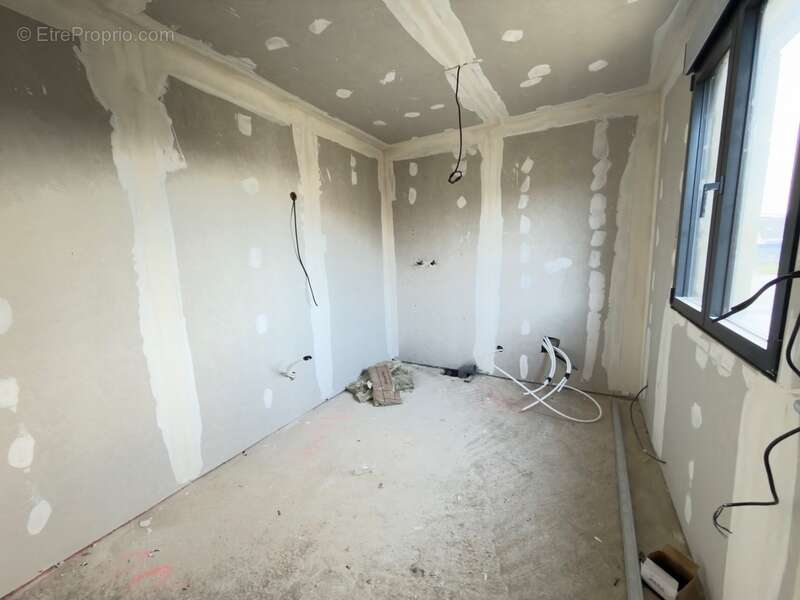 Maison à MONTATAIRE