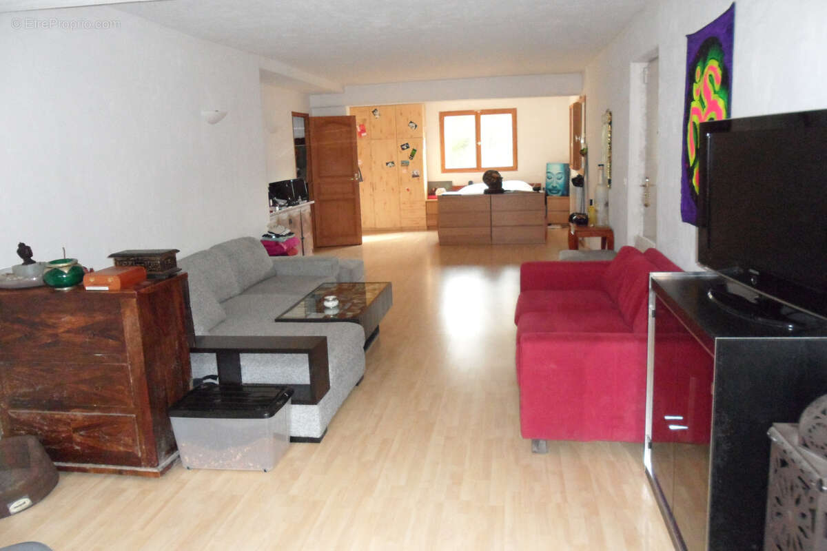 Maison moderne de 220 m2 au calme, piscine. - photo 10
