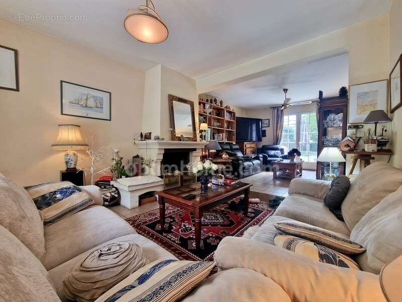 Maison à AVRAINVILLE