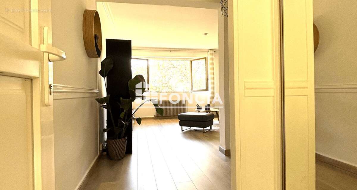 Appartement T4 102 m2, rénové dans un cadre privilégié à ETIOLLES avec PISCINE ET TERRAINS DE TENNIS - photo 11