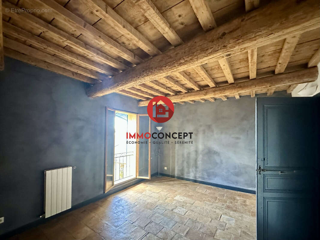 Maison à SAINT-QUENTIN-LA-POTERIE