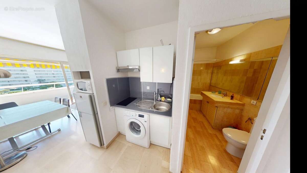 Appartement à VILLENEUVE-LOUBET