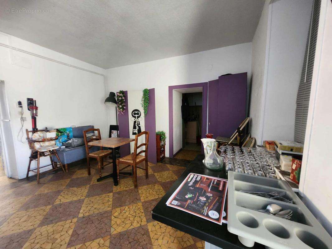 Autre à COURS-LES-BARRES