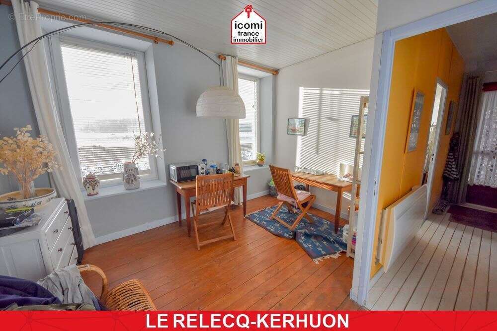 Maison à LE RELECQ-KERHUON
