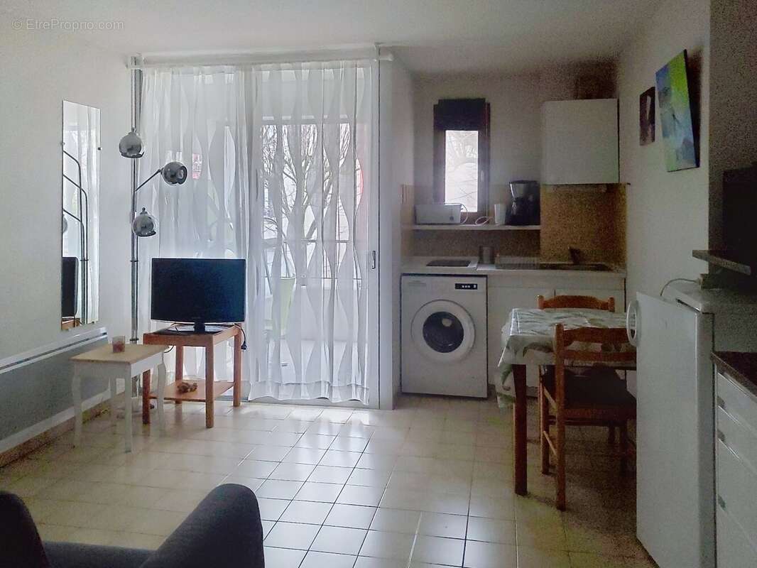 Appartement à LAMALOU-LES-BAINS