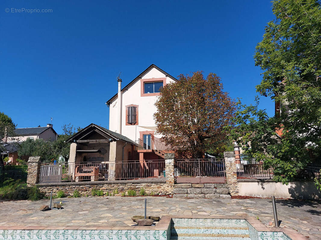 Maison à LA SALVETAT-PEYRALES
